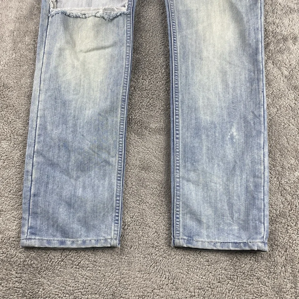 Levis excellent has